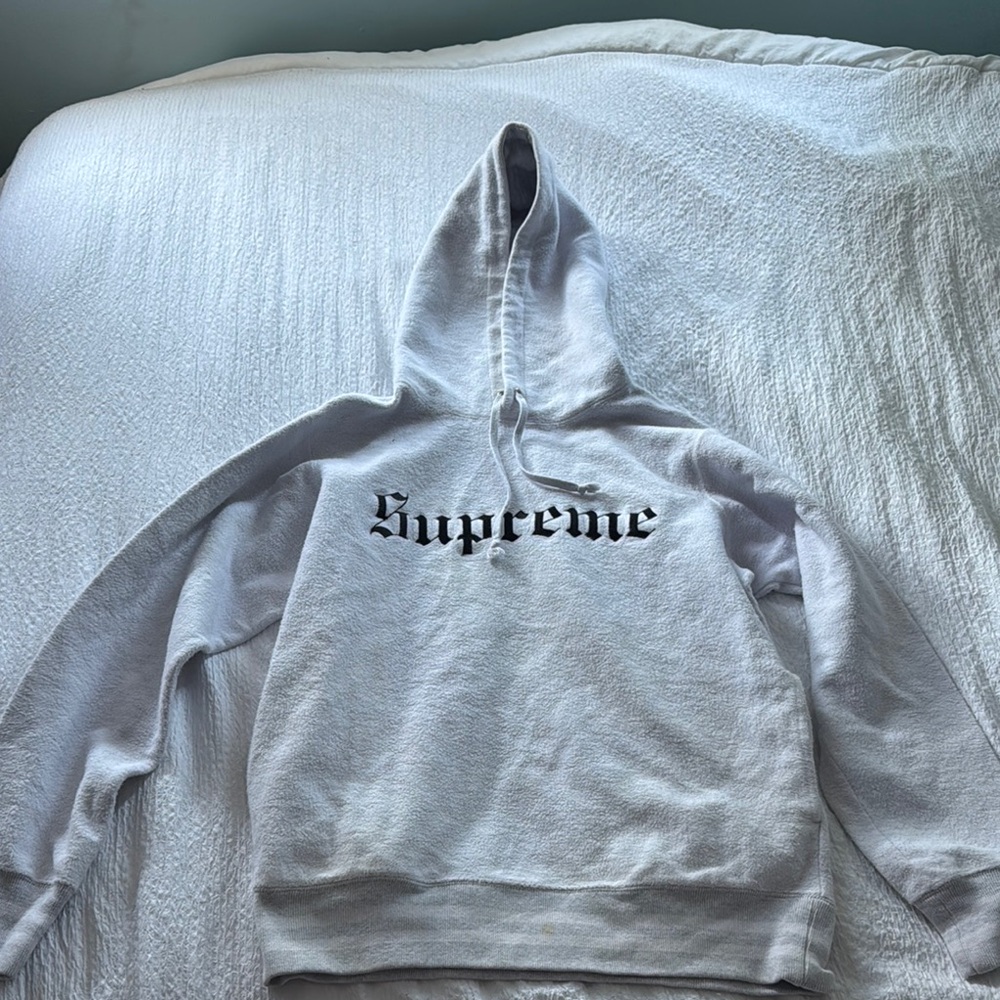 Supreme Classic White Hoodie